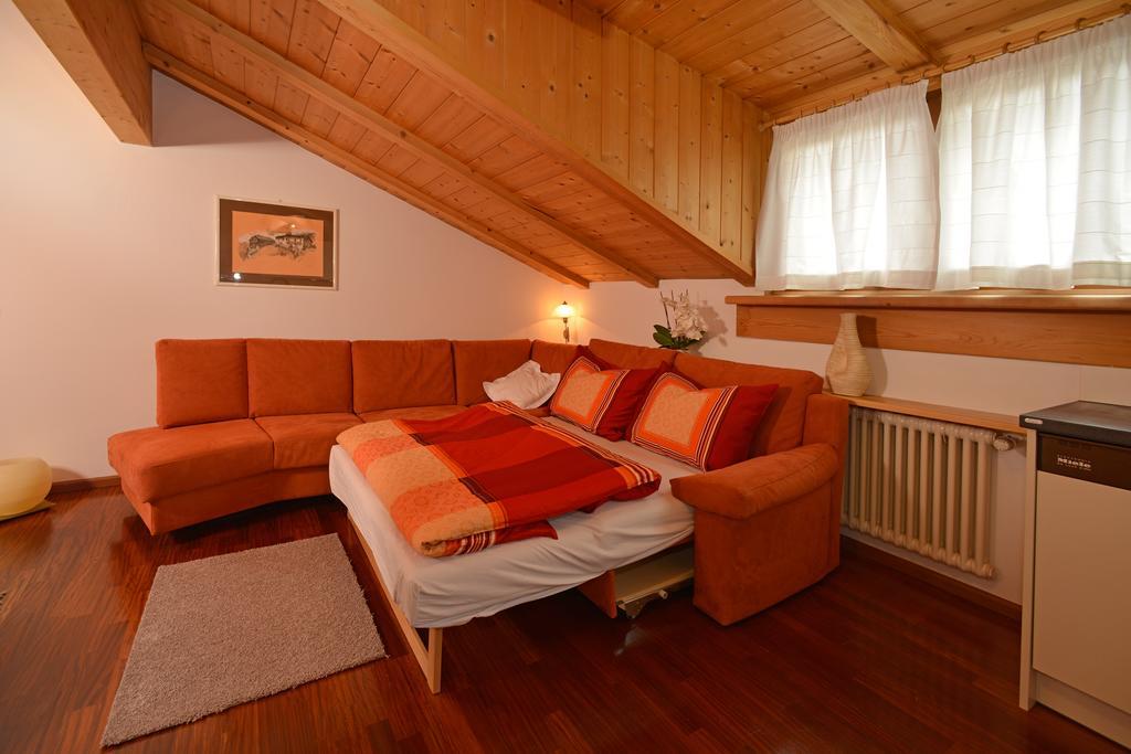 Apartments Rezia St. Ulrich in Gröden Zimmer foto